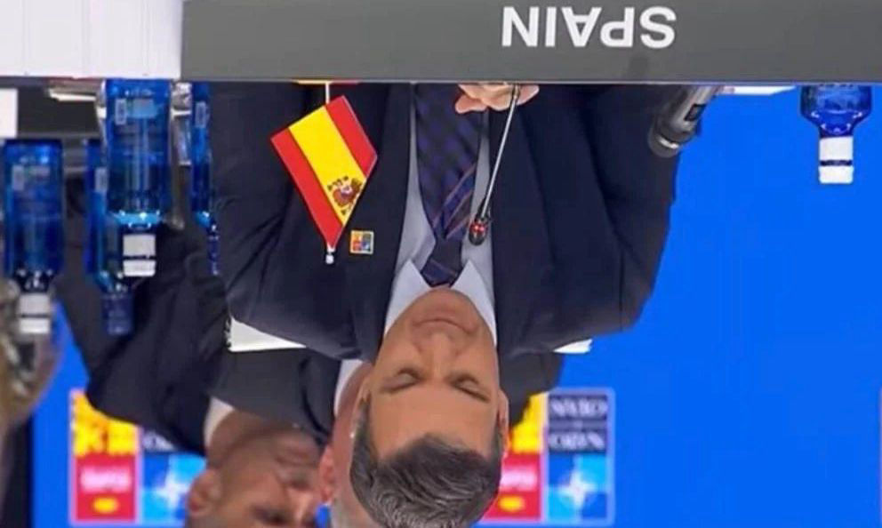Spanish Flag inverts Sanchez